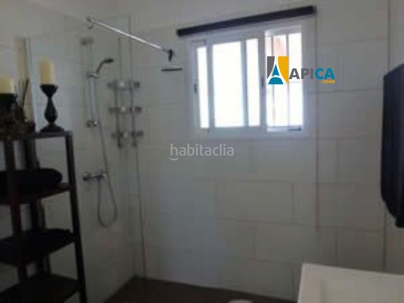 Foto 0fced8c1-ced5-4fa6-8c75-7f9a32f33e9e. Chalet avec parking piscine dans Los Gallos Chiclana de la Frontera