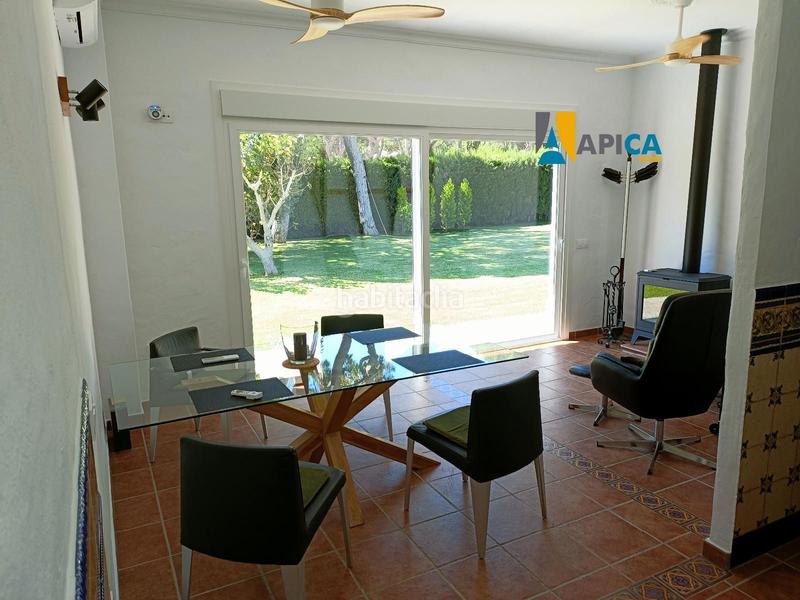 Foto 4535d45e-1bcf-4799-96c2-4ad8611ffce0. Chalet con riscaldamento parcheggio piscina in Las Lagunas - Campano Chiclana de la Frontera