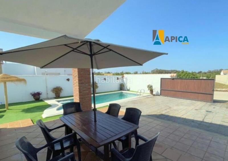 Foto 93045571-2e39-47cb-b4e7-9637e832eb20. Xalet amb piscina a Conil Conil de la Frontera