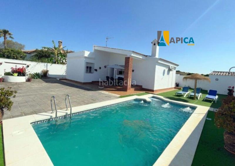 Foto f30be46c-6f45-4038-8f53-2383707b6ce6. Xalet amb piscina a Conil Conil de la Frontera