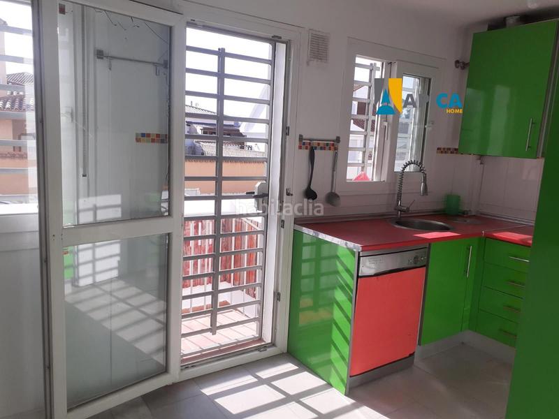 Foto 344f43d3-6aee-46db-8850-76e36adc8245. Casa adossada amb aparcament a El Rinconcillo Algeciras