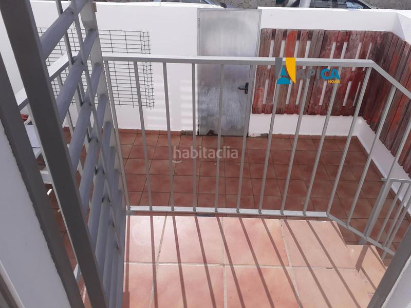 Foto 73156a38-bac9-45bd-b956-33235ce7e2e3. Casa adossada amb aparcament a El Rinconcillo Algeciras