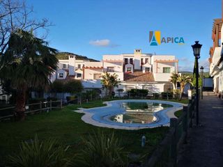 Casa adossada a Benalup. Unifamiliar de 2 plantas a estrenar con piscina en benalupcasas