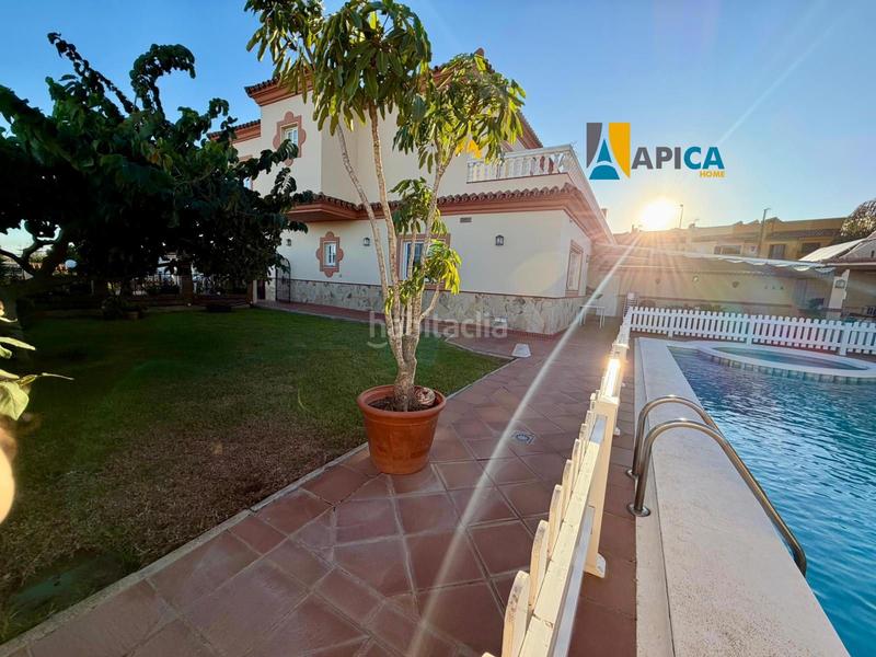 Foto aeb4572a-7e4e-40d9-b8aa-a3322e376b65. Chalet avec chauffage parking piscine dans Centro-San Felipe-Huerta Fava Línea de la Concepción (La)