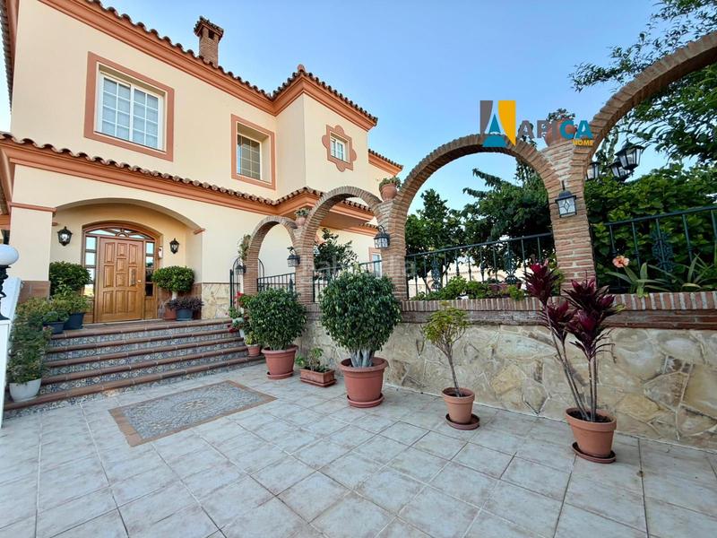 Foto cde1e5ed-cfce-4ef8-90cb-b6998a845447. Chalet avec chauffage parking piscine dans Centro-San Felipe-Huerta Fava Línea de la Concepción (La)