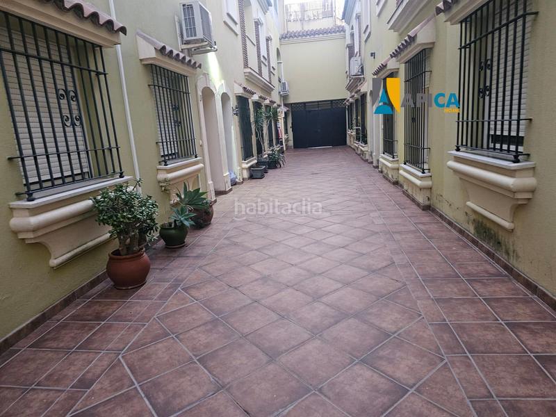 Foto 713c9ea8-fa00-43fd-9b2b-f4439e43b861. Maison jumelée dans Centro-San Felipe-Huerta Fava Línea de la Concepción (La)
