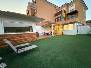 Maison à El Zabal-Santa Margarita. Se vende casa con jardín en la línea de la concepción.