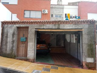Semi detached house in Taraguilla-Estación. La estación de san roque, adosado en zona tranquila y privilegia