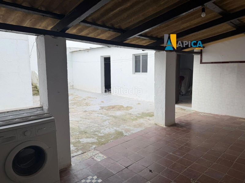Foto 7b1dbdb9-7708-47f2-9942-1af8ed776a2c. Casa adossada a Núcleo urbano Chiclana de la Frontera
