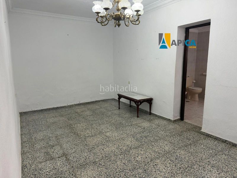 Foto bff21934-f8b2-4fde-9258-5c2589ff30f4. Casa adossada a Núcleo urbano Chiclana de la Frontera