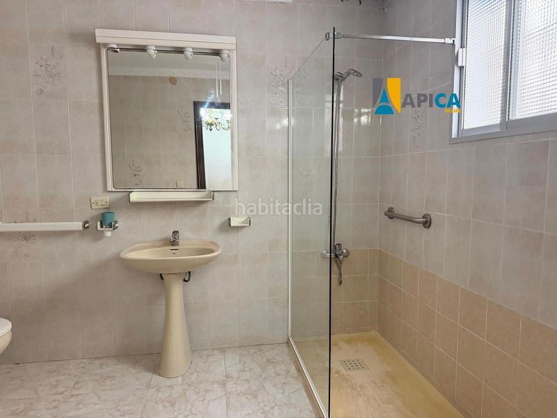 Foto d3549fc8-ed43-4c32-8618-1d8123f443ab. Casa adossada a Núcleo urbano Chiclana de la Frontera