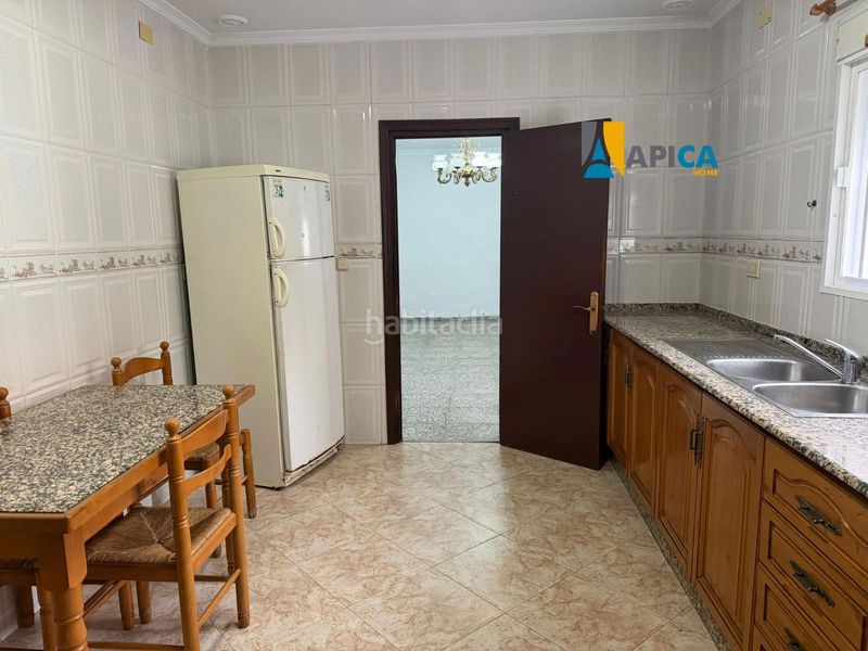 Foto f5614aad-2b31-44cd-885e-e2fed11cd901. Casa adossada a Núcleo urbano Chiclana de la Frontera
