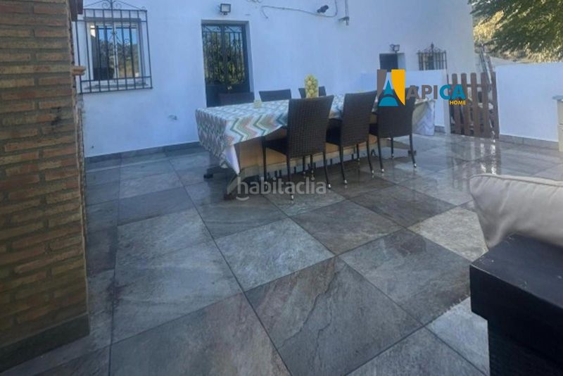 Foto e67f1b79-650a-443b-b3ed-82e13bbb84eb. Casa amb aparcament a Benalauría