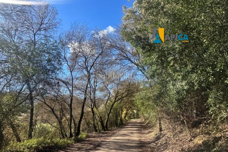 Foto ff0ca93f-c985-4262-b3a5-851c3533b4d8. Casa amb aparcament a Benalauría