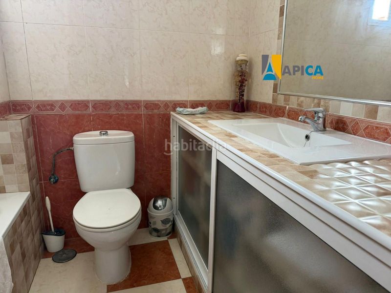 Foto a80a89ee-9784-4c8c-8e5a-facb68f3c6e7. Piso  de 4 dormitorios a 5 min a pie de la playa del carmen en Barbate