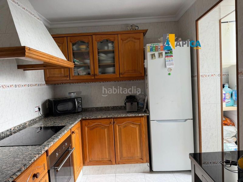 Foto bd964e20-27c7-4008-b297-c97d8d35da75. Piso  de 4 dormitorios a 5 min a pie de la playa del carmen en Barbate