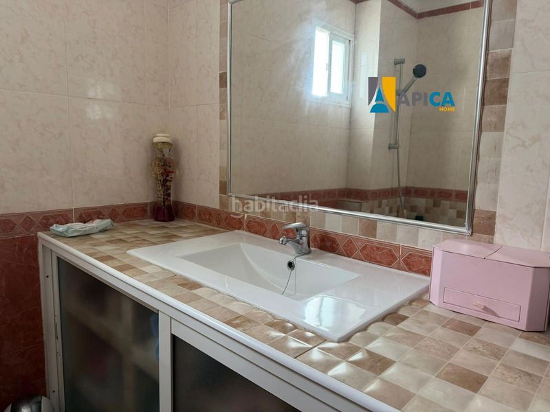 Foto f9390f0b-5f82-49c0-9096-39a9c3b70037. Piso  de 4 dormitorios a 5 min a pie de la playa del carmen en Barbate