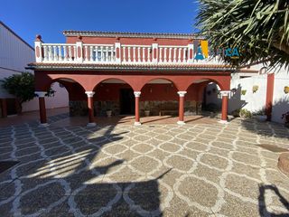 Casa a Mondejar-Junquillos. Campamento, san roque vivienda unifamiliar, ubicada en zona muy