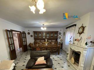 Casa a Mondejar-Junquillos. Campamento, san roque vivienda unifamiliar, ubicada en zona muy