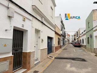 Casa in La Soledad. En venta! casa adosada de dos plantas   zona la soledad