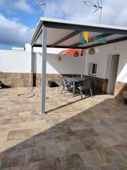 Maison à Barbate. Gran casa independiente en el centro de barbate!