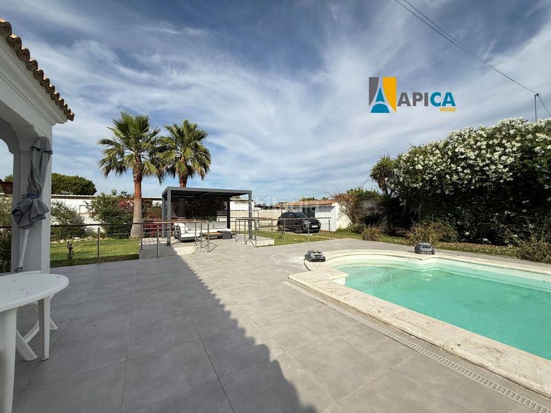 Foto c5d2ad0e-e05a-47d6-adbd-4986a4c771d9. Xalet amb aparcament piscina a Las Lagunas - Campano Chiclana de la Frontera
