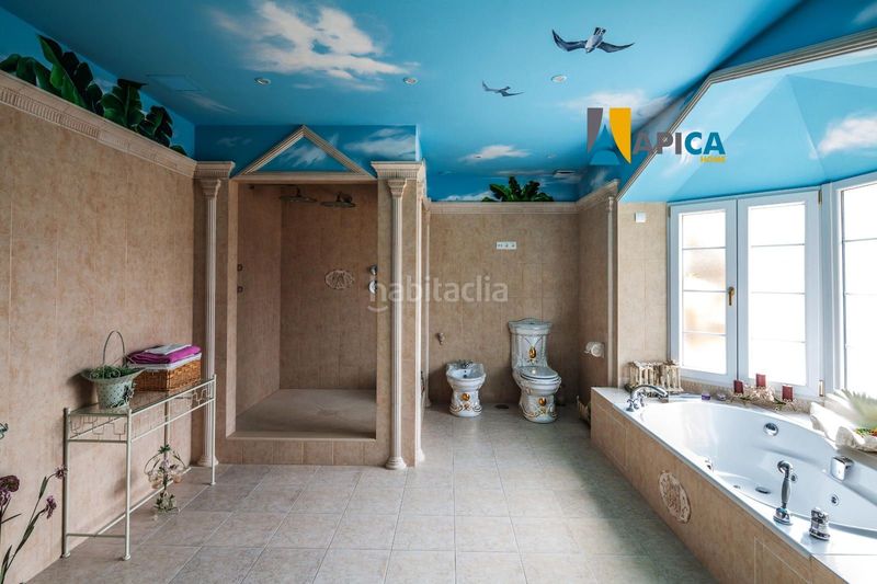 Foto 081b43d8-0bf0-42f1-a9f4-87d5c08b6a82. Xalet amb calefacció aparcament piscina a Sotogrande alto Sotogrande