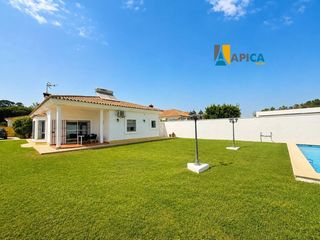 Xalet a Cuatro Pinos - El Carmen. Chalet independiente en venta en el puerto de santa maría, zona