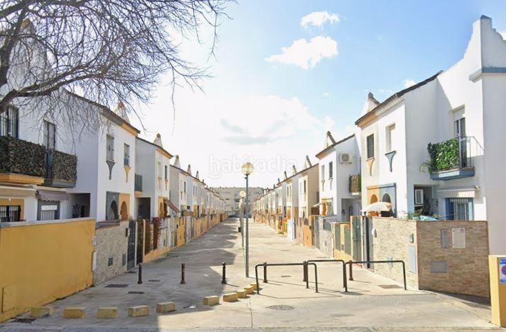 Foto c8da321b-f357-4e31-8ceb-6095b77d6fa9. Casa amb aparcament a Puertas del sur - Guadabajaque Jerez de la Frontera