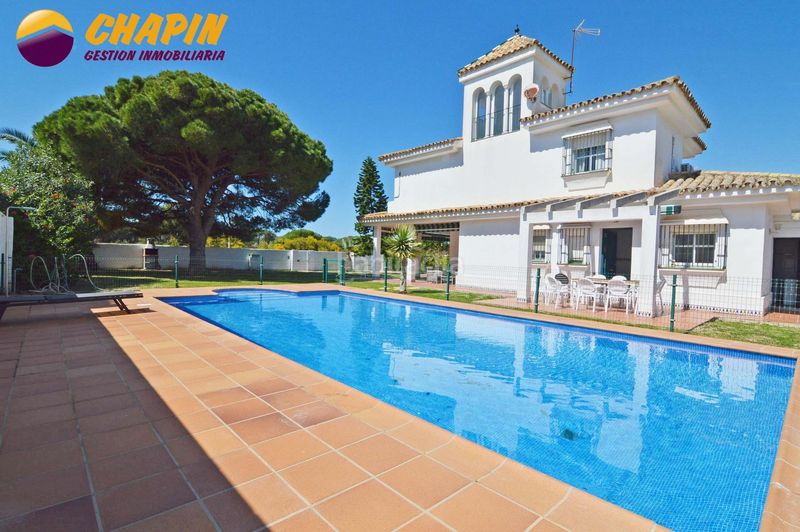Foto f2373c56-8738-4f5c-bb48-ccaf57eddf9c. Xalet amb piscina a Sancti Pietri Chiclana de la Frontera