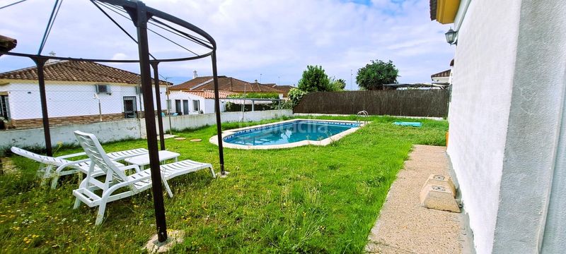 Foto 40732fe2-9e2b-41b3-9a1e-77f835713f2f. Casa amb aparcament piscina a Puertas del sur - Guadabajaque Jerez de la Frontera