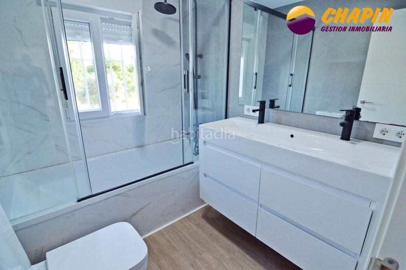 Foto 56ddf57f-06af-45ab-bca2-850e77a1fdfe. Casa amb piscina a Parque Atlántico - Ronda este Jerez de la Frontera