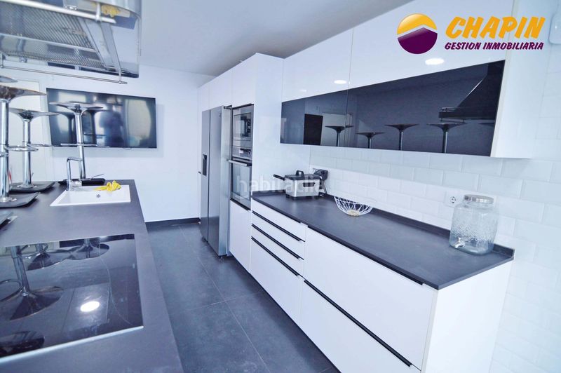 Foto bd9a8114-5394-4236-9ac6-3c2ee3fc47ee. Casa amb piscina a Parque Atlántico - Ronda este Jerez de la Frontera