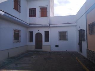 Casa a Centro. Finca urbana con azotea privada en el centro.