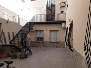 Location Appartement à Centro. Piso en el centro con patio