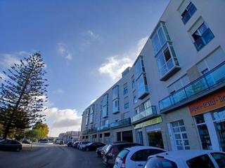 Pis en Centro. Piso de 2 dormitorios con ascensor, plaza de garaje y trastero