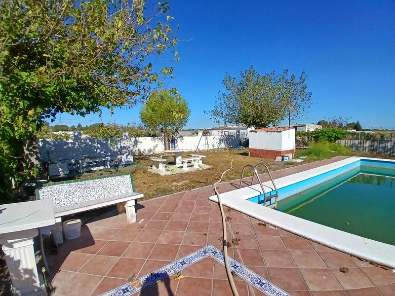 Foto c224838b-6feb-4cbf-b586-03fce78b364b. Xalet amb piscina a El Almedral Puerto Real