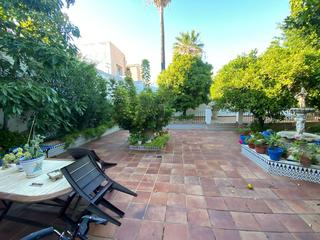 Casa a Centro. Preciosa casa en el centro con jardín.