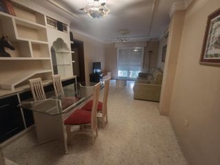 Appartement à Centro. Piso de cuatro dormitorios en marina de la bahia
