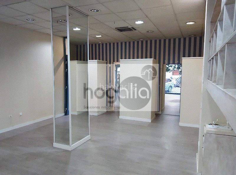 Foto 9452c1ae-19c3-46f3-9328-464a9ac6feff. Rent business premise in La Buhaira Sevilla