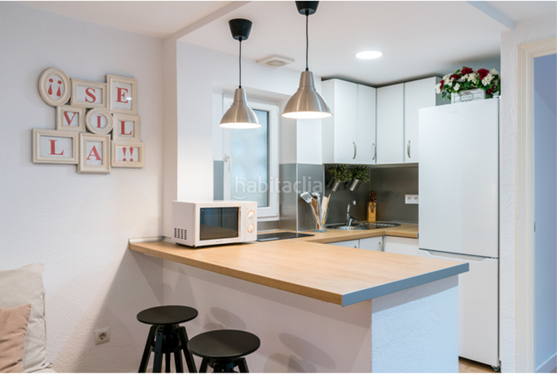 Foto 5279b08a-0d9a-44a6-bc30-6ecb5d0b9ce2. Rent ground floor in La Buhaira Sevilla