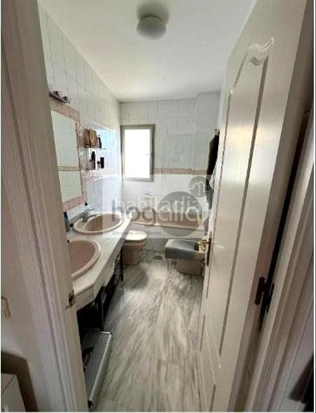 Foto 9a4244c3-4875-46d8-9577-26ef4f00e12b. Lloguer àtic amb aparcament a La Calzada - La Florida Sevilla