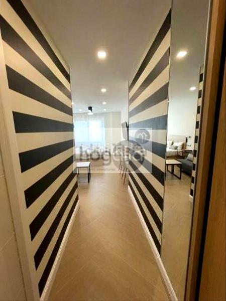 Foto 77ab9eb2-19e3-47b6-a08b-f8af6746e306. Alquiler estudio en Triana Este Sevilla