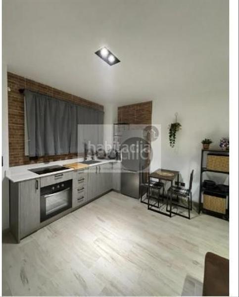 Foto 84b463e6-ea8f-4502-bd16-ad229a2a1f35. Affitto piano terra in Cruz Roja Sevilla