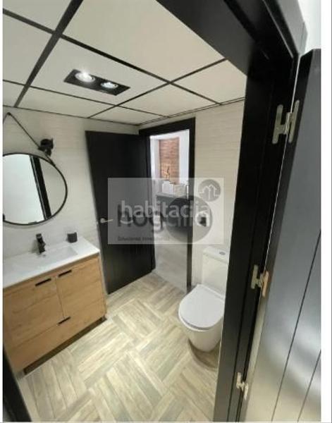 Foto ecfe4696-e01e-4a73-b41b-26c99ee5aef1. Location rez-de-chaussée dans Cruz Roja Sevilla