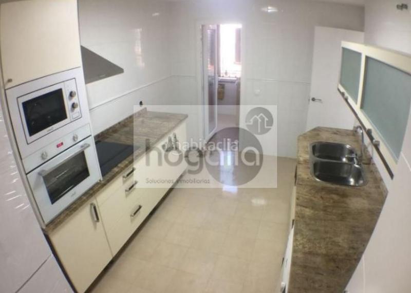 Foto f149c4aa-b8a0-4065-80c7-ae382c60ac26. Affitto appartamento con parcheggio in Bami - La Estrella Sevilla