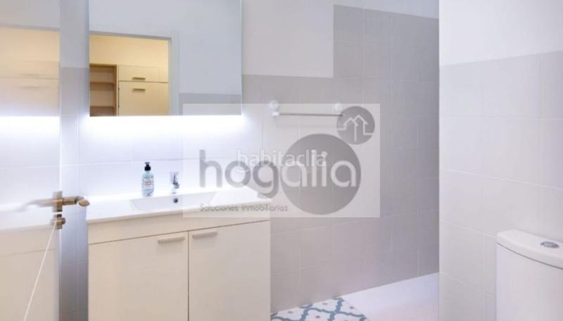 Foto fd74c67e-89ab-4822-80fb-b61183926c6d. Location studio dans Cruz Roja Sevilla