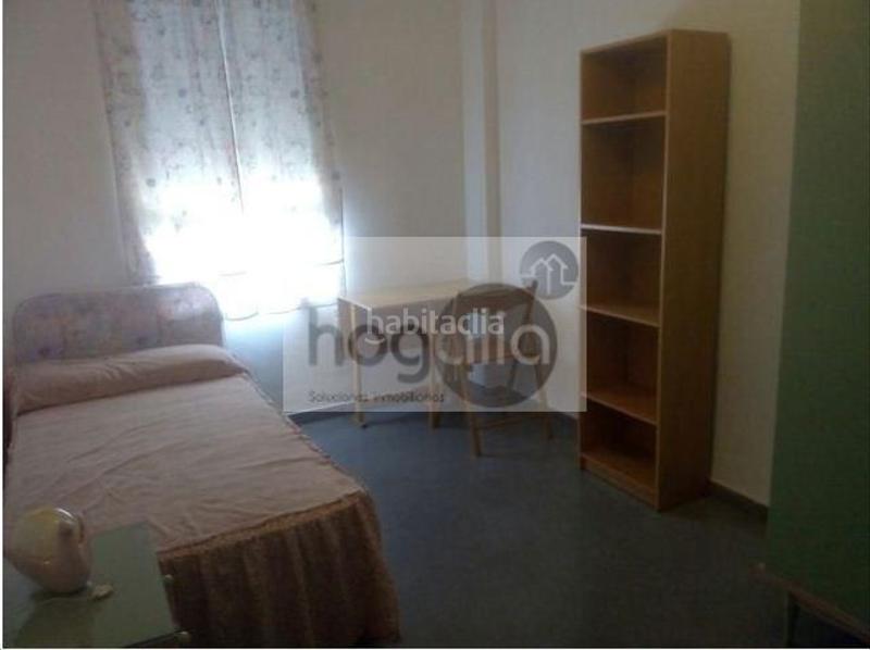 Foto 01ab9d78-3b3e-4bad-9b1a-53b2fb2cc10c. Miete zweistöckige wohnung in La Oliva Sevilla