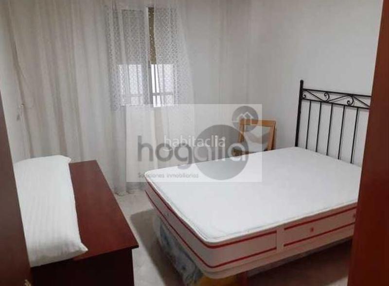 Foto d5cfbf27-a13a-41ea-b692-a38fc9c016e7. Affitto piano terra in El Torrejón - El Cerezo Sevilla