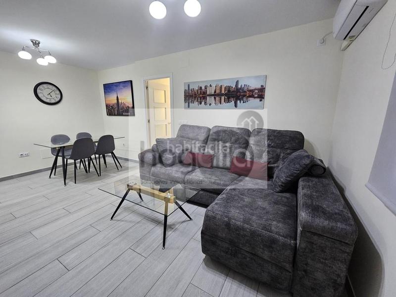 Foto 95afce29-461d-4309-b67b-ffd6bc607eb2. Location rez-de-chaussée dans Barriada de Pineda Sevilla